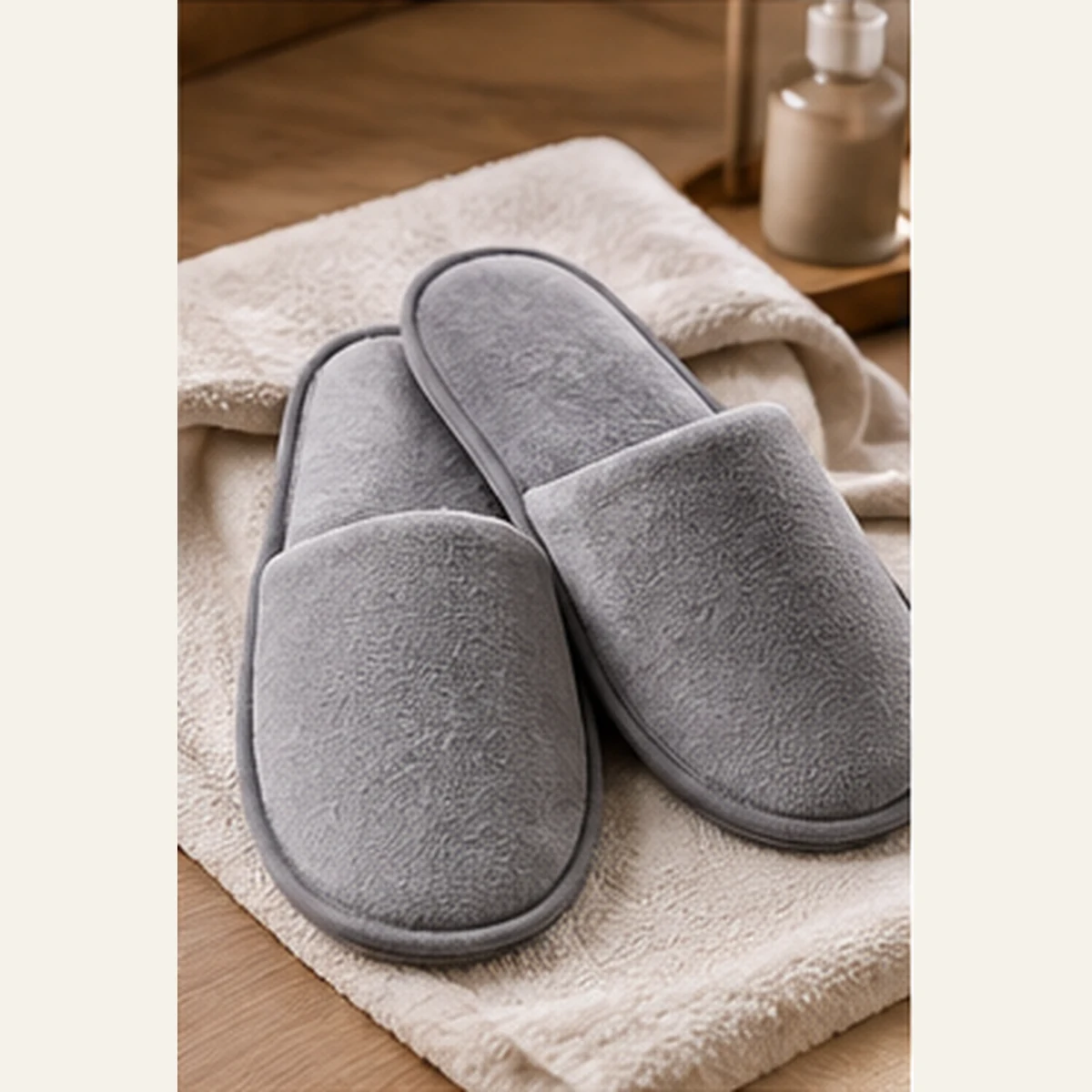 Premium hotel guest slippers for hospitality buyers